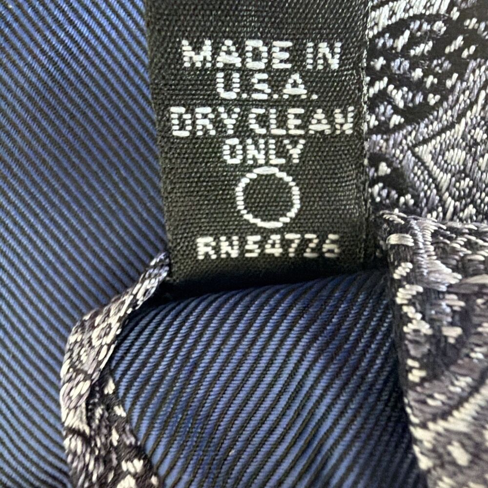 Tom James USA 100% Silk Tie Medallion Executive Vintage Ivy Dark Academia - Picture 5 of 5